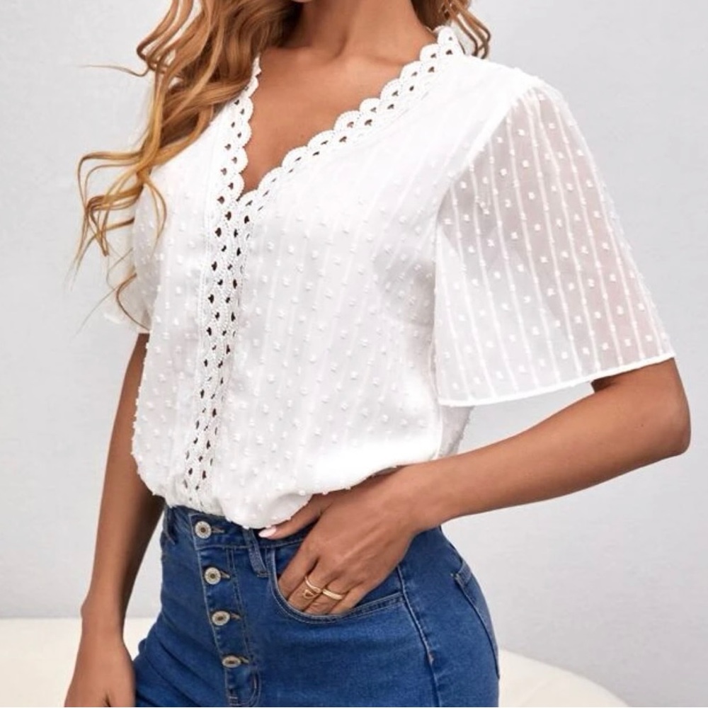 NWOT •Lacy • Flutter • Sleeve • Bodysuit